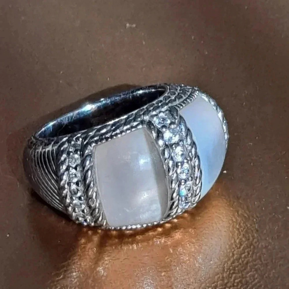 Judith Ripka 925 silver ring with White and Pearlescent Stones EUC - Picture 2 of 10